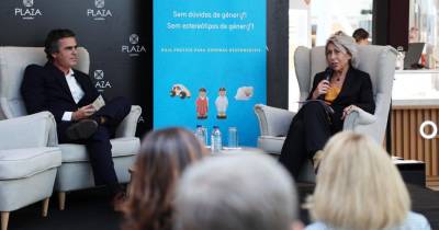 Ana Sousa presidiu, hoje, no centro comercial Plaza, à apresentação do ‘Guia Prático de Compras Responsáveis - Brinquedos pela Igualdade’,