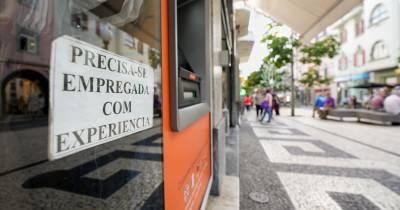 O valor mais acentuado de aumento do desemprego foi registado na região do Algarve (+17,5%).