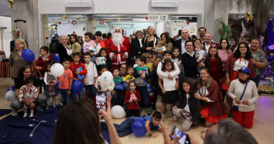 Pai Natal foi recebido com enorme alegria.