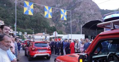 Sessão solene do 189.º aniversário de Câmara de Lobos arranca com desfile de carros de bombeiros no Curral das Freiras.