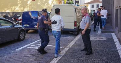 Devido à greve dos oficiais de justiça, ontem, o início transitou para a manhã desta quinta-feira no Palácio da Justiça.