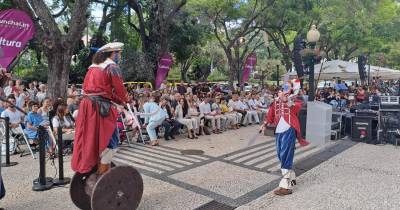 Já Sandra Nóbrega, diretora do Teatro Municipal Baltazar Dias, vincou que “o teatro é de todos”, convidando toda a gente a envolver-se com o teatro.