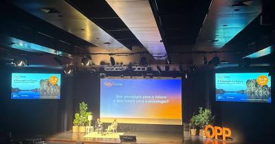 Psicólogos reunidos no Centro de Congressos.