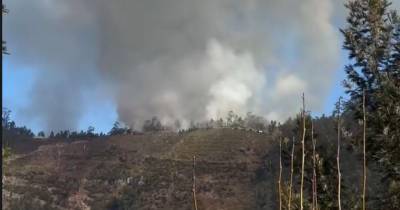 Incêndio na Ribeira Brava continua ativo, mas está delimitado