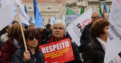 Trabalhadores não docentes em greve com expectativa de encerrar maioria das escolas