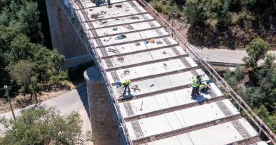 Construção da ponte de Serpins no âmbito da obra do Metro Mondego.