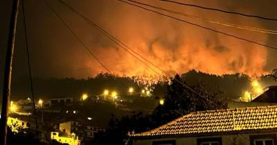 Fogo ameaçou casas esta madrugada no Jardim da Serra