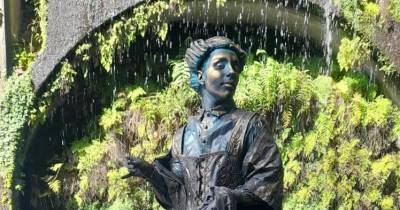 Estátua viva homenageou esta terça-feira as bordadeiras madeirenses, no Monte Palace.