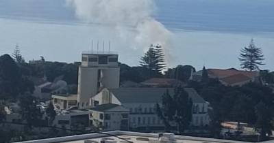 O incêndio visto do adro da Igreja de São Martinho.