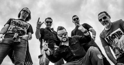 Number One Pub, em Machico, reabre ao som dos Akoustic Junkies