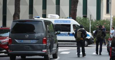 Videovigilância capta suspeito frente a sinagoga em França onde ocorreu explosão