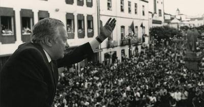 Recorde Mário Soares em 5 imagens que marcaram.