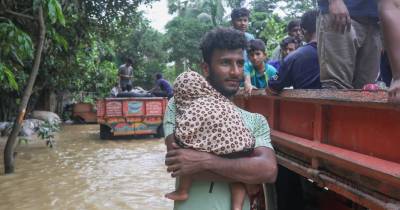 Inundações no Bangladesh fazem quase 60 mortos e afetam mais de 5,5 milhões de pessoas