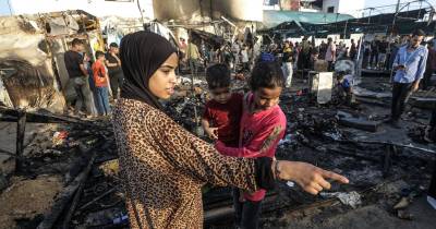 Depois do ataque a um hospital, esta semana (foto), o exército israelita atacou hoje uma escola onde espera ter eliminado o novo líder do Hamas.