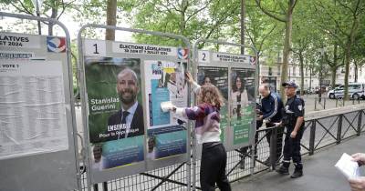 França: Urnas já abriram para a segunda volta das eleições legislativas.