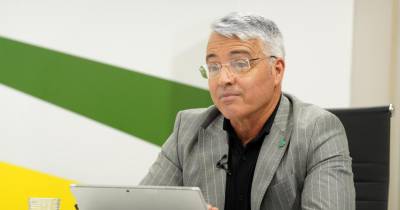 No seu habitual ‘Ponto de ordem’, Filipe Sousa afirmou: “Esta semana assisti incrédulo à concretização da taxa turística no concelho do Funchal, perante elogios e silêncios e sem qualquer clima de fricção ou visões apocalípticas.”