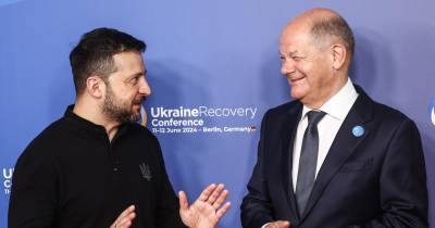 Ucrânia: Scholz garante a Zelensky que não haverá “paz ditada” por Putin