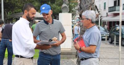 O partido esteve hoje na Ribeira Brava em contacto com a população.