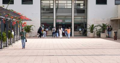 As atividades decorrem na Universidade da Madeira, no edifício da Penteada.