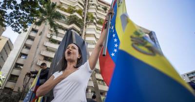 Maria Corina Machado, 56 anos, que vive escondida na Venezuela desde a contestada reeleição do Presidente Nicolas Maduro, em julho, concorreu com o ativista azeri Akif Gurbanov e a feminista georgiana Babutsa Pataraia.