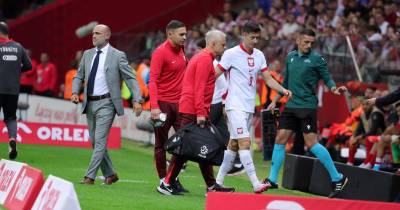 Avançado polaco lesionou-se na partida particular com a Turquia.