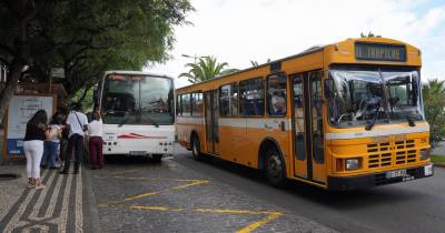 No caso dos passageiros da ilha do Porto Santo, está a ser preparada uma solução a divulgar em tempo oportuno.