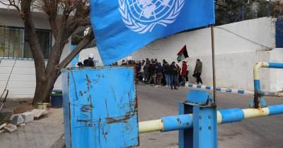 Enquanto isto, na Síria, palestinianos protestaram na sede da UNRWA contra a falta de apoio.