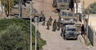 A polícia israelita deteve na noite de domingo 29 pessoas durante a grande manifestação em Telavive, declarou a polícia num relatório.