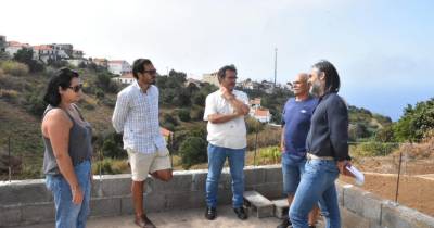 Marco Caldeira visitou a exploração agrícola de Marília Pereira na Ribeira Brava