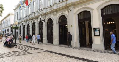 Uma das iniciativas acontece no Teatro Municipal Baltazar Dias.