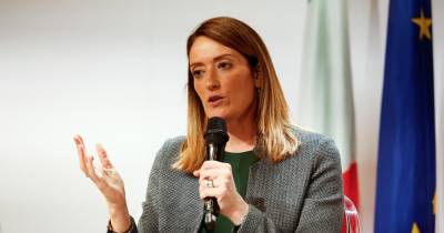 Na abertura da sessão plenária em Estrasburgo, em França, Roberta Metsola recordou todas as mulheres que “são agredidas, mas que continuam inquebráveis”, que são “abusadas, traumatizadas, assediadas e brutalizadas”.