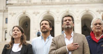 O presidente do Chega, André Ventura, acompanhado por deputados do partido durante a manifestação em defesa da polícia e do Estado de direito com o lema, ‘Pelas Nossas Polícias, pelo Estado de Direito’.