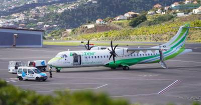 Avião da Binter tinha voo marcado para as 14 horas mas ainda está na pista do Aeroporto.