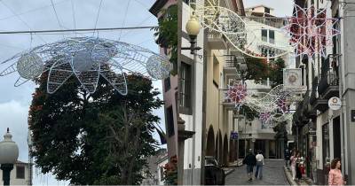 Luzes de Natal no Funchal permanecem ligadas além do horário previsto