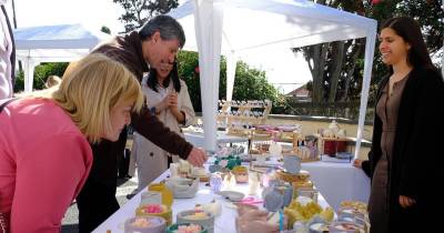 Este é um “mercado urbano que valoriza o artesanato, as artes, a gastronomia e os pequenos negócios contribuindo, assim, para um comércio consciente e sustentável”.