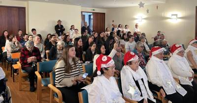 Centro de Atividades e Capacitação para a Inclusão de São Vicente e Centro Social e Paroquial do Senhor Bom Jesus de Ponta Delgada receberam visita do Pai Natal.