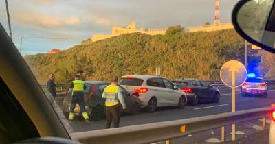 Três viaturas envolvidas em acidente na via rápida na Cancela