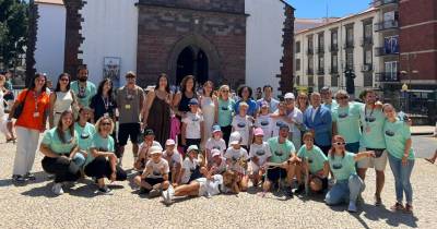 ‘Flash mob’ junta 150 crianças e 50 idosos no centro do Funchal (com fotos e vídeo)