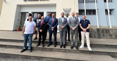 O partido prestou visita ao quartel dos Bombeiros da Ribeira Brava.