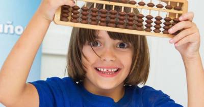 O Programa ALOHA é um programa de desenvolvimento cognitivo para crianças dos 3 aos 13 anos que envolve cálculos tendo por base o uso do ábaco Soroban.