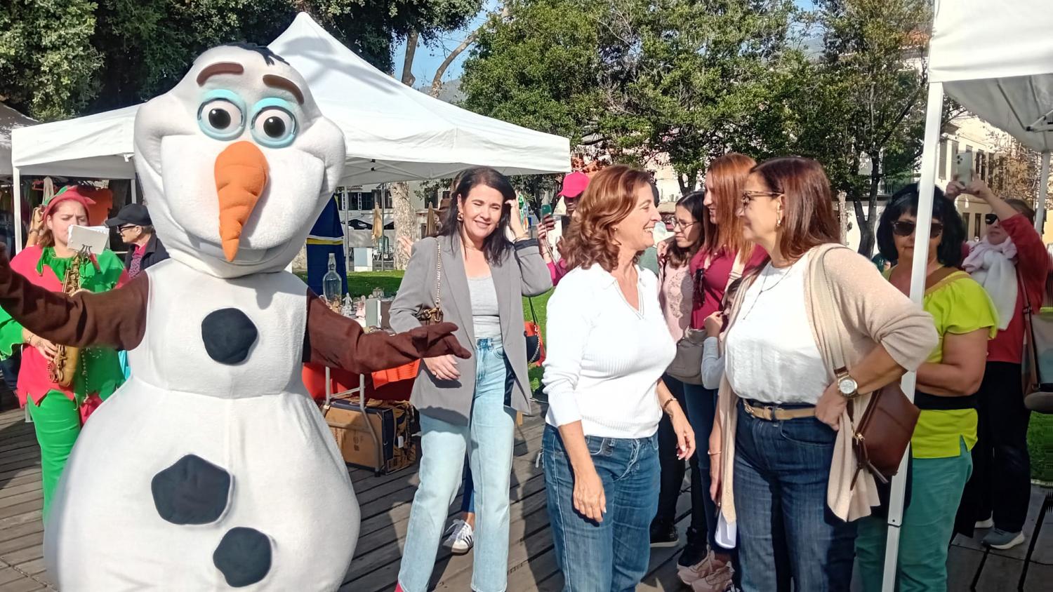 Pista de gelo no Almirante Reis abre em ambiente de festa