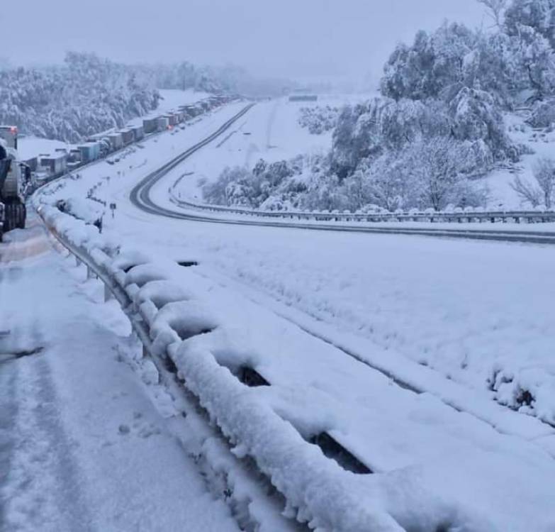 África do Sul: Nevão inclemente fustigou província de Kwazulu-Natal (com vídeo e fotos)