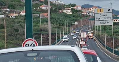 Mulher emocionalmente pertubarda socorrida na Ponte do Porto Novo