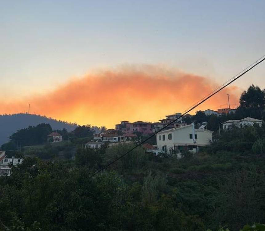 Fogo está a passar para o concelho de Câmara de Lobos