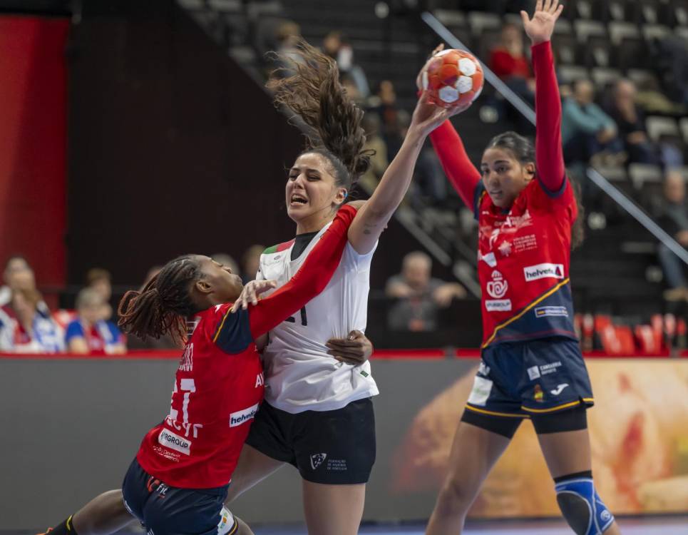 Portugal entra no Europeu de andebol feminino com derrota frente à Espanha