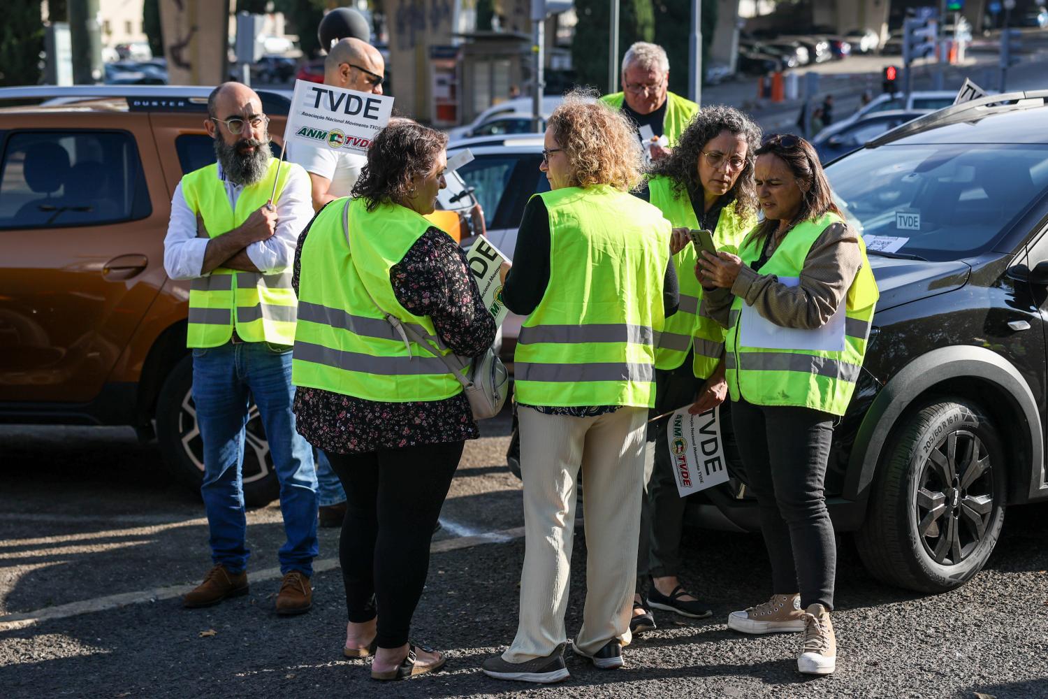 Manifestação de motoristas de TVDE que reivindicam melhores tarifas, selo holográfico e a revisão da lei que regula o setor TVDE, esta manhã em Lisboa, 23 de setembro de 2024 MIGUEL A. LOPES/LUSA