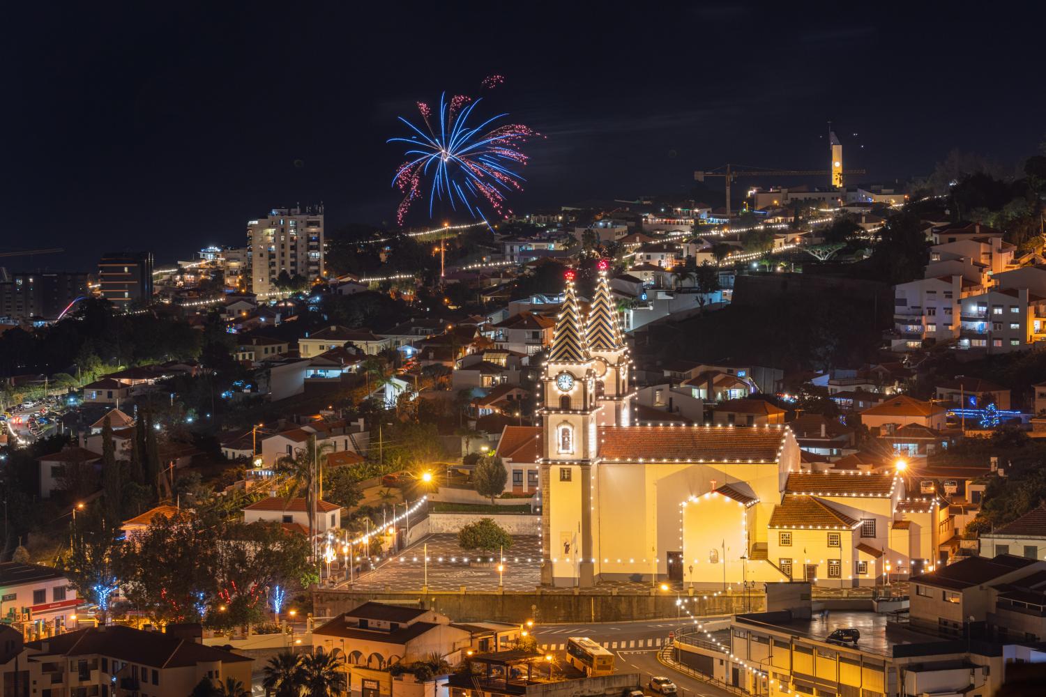 Olá, 2025: as 24 fotos que mostram como foi a passagem de ano no Funchal