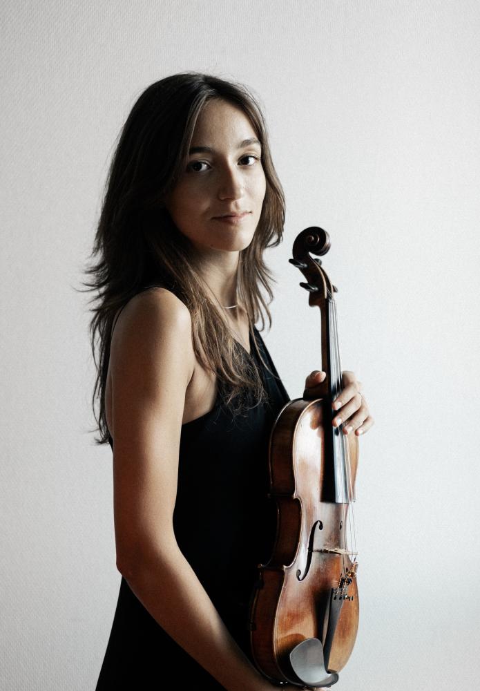 Ensemble XXI convida a violinista Gabriela Assunção e o violoncelista Matias Assunção