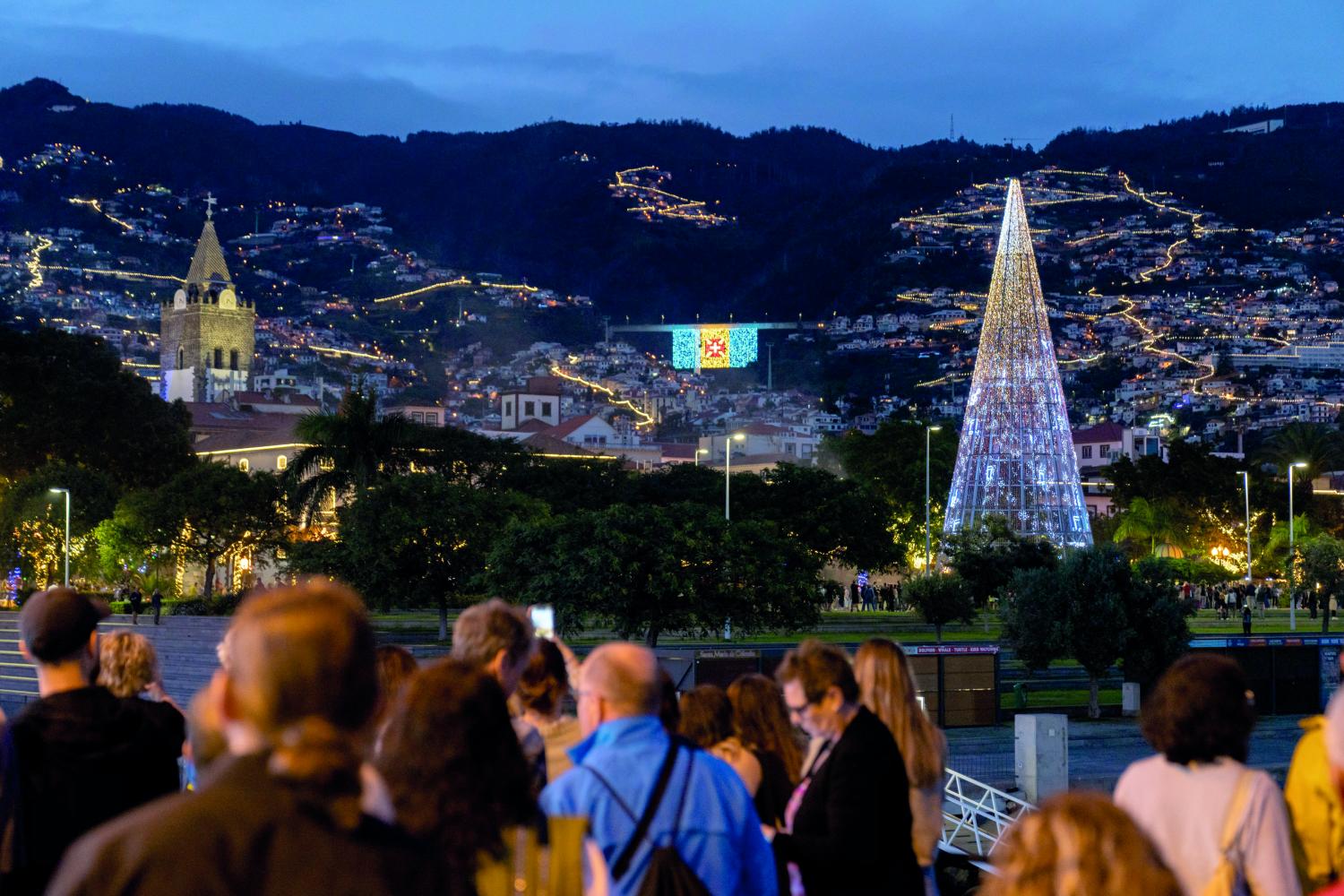 Veja o ‘Antes e Depois’ das luzes de Natal (com fotos)