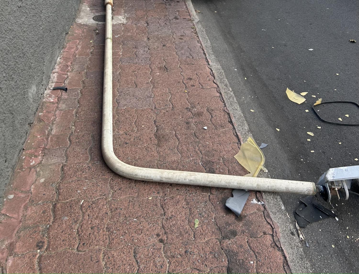 Queda de poste de eletricidade em Câmara de Lobos assustou populares (com fotos)